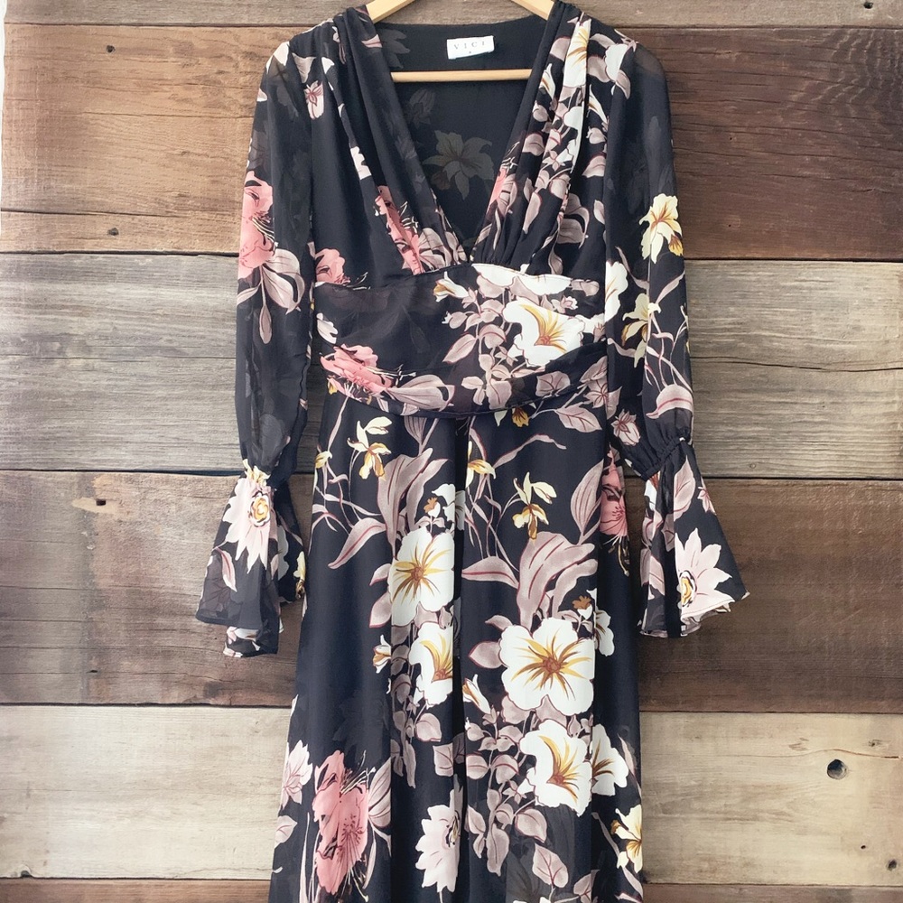 VICI Black Floral V-Neck Long Sleeve Maxi Dress